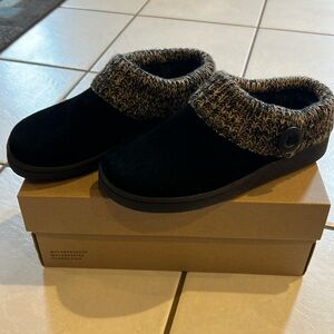 Clarks indoor/outdoor clogs or slippers